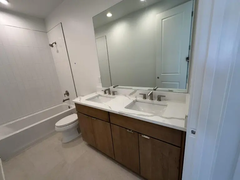 Bathroom 03
